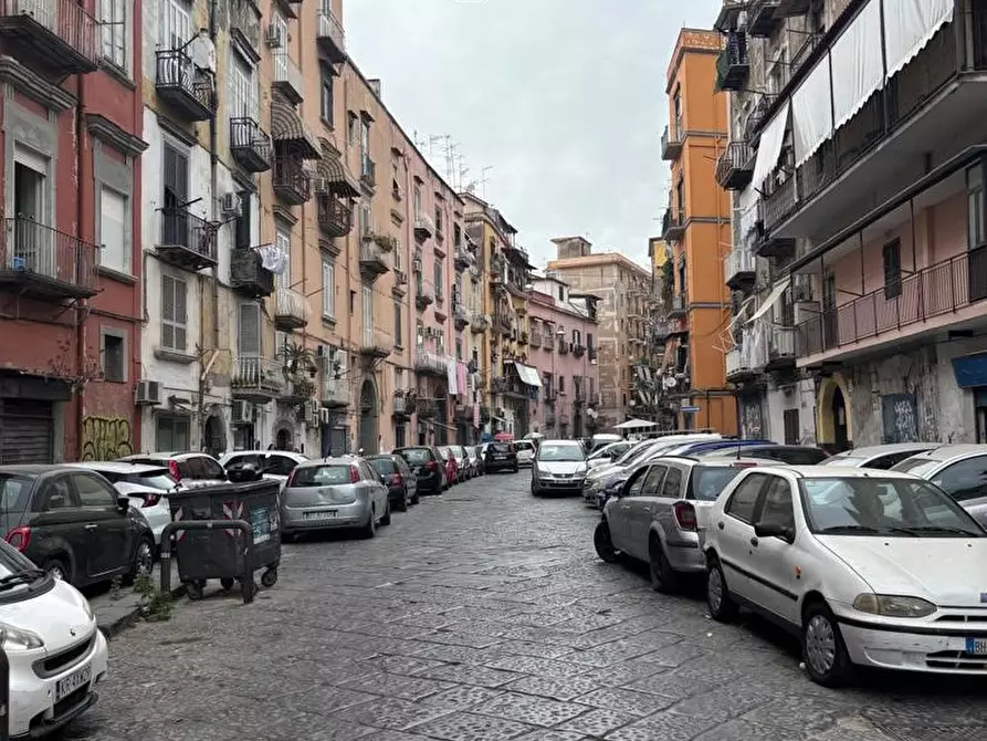 Immagine 1 di Appartamento in vendita  in Via Sant'Antonio Abate a Napoli