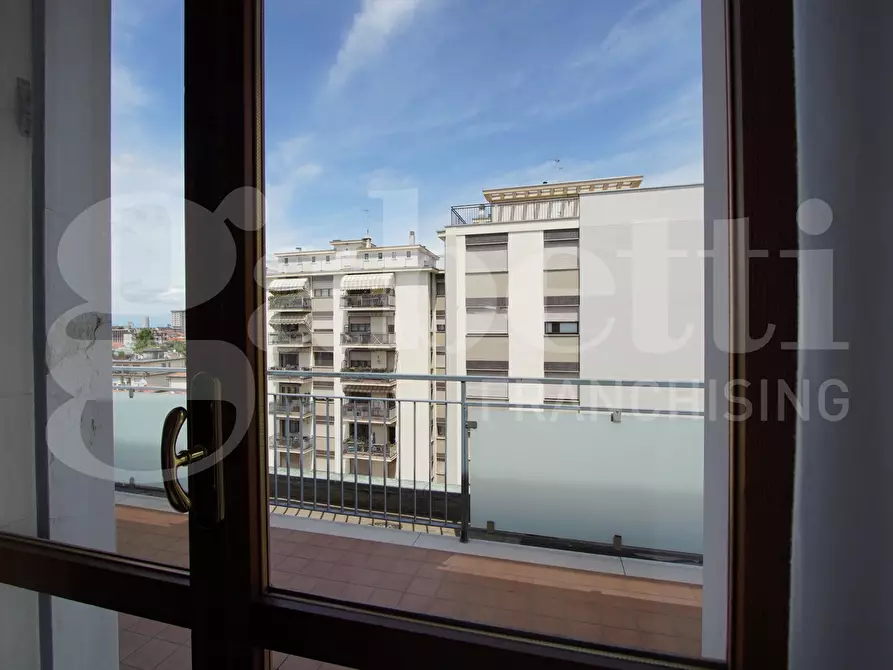 Immagine 13 di Appartamento in vendita  in Corso del Popolo, . a Venezia