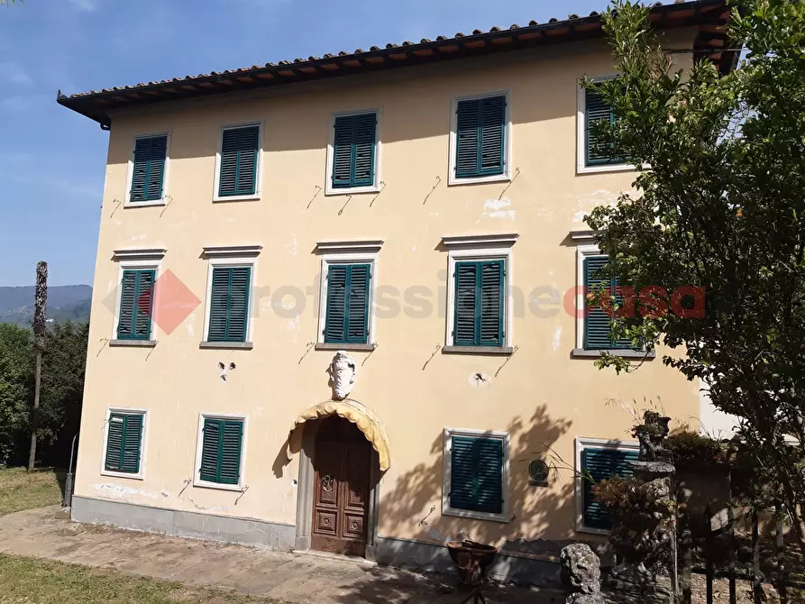 Immagine 15 di Villa in vendita  in Via villa del vescovo, 41 a Uzzano