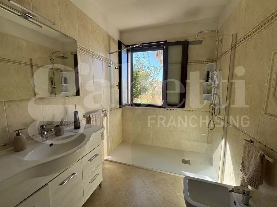 Immagine 27 di Villa in vendita  in Via San Gregorio Armeno, 42 a Nardo'