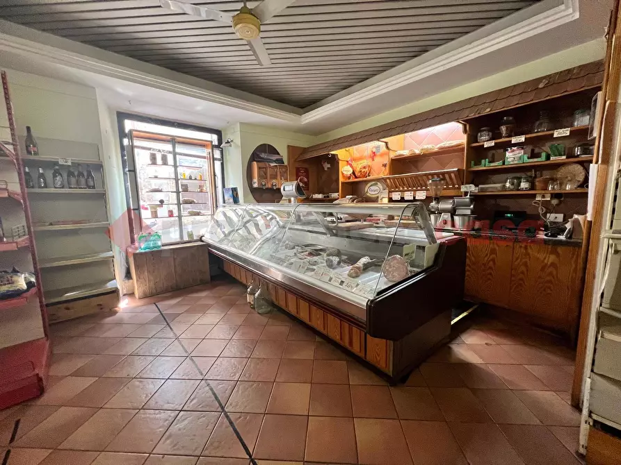 Immagine 9 di Negozio in vendita  in Via PONZIANINA a Spoleto