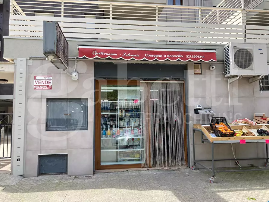 Immagine 2 di Negozio in vendita  in Via guareschi, 23 a San Severo
