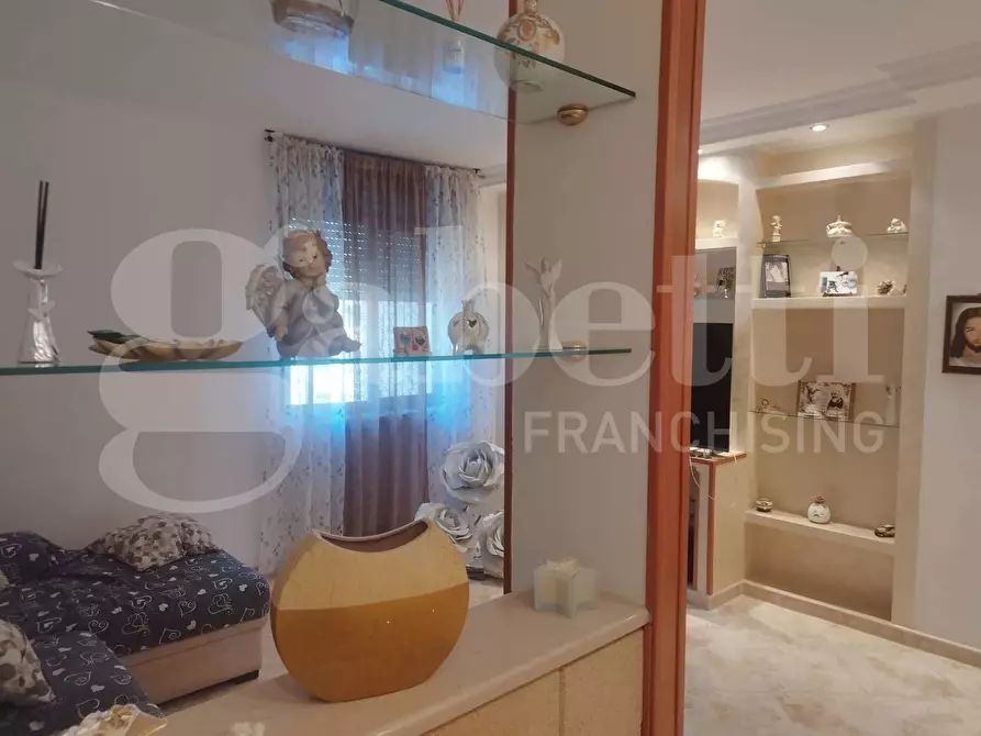 Immagine 2 di Appartamento in vendita  in Piazza SANDRO PERTINI, 5 a Taranto