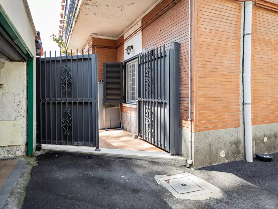 Immagine 37 di Appartamento in vendita  in Via Della Pisana a Roma