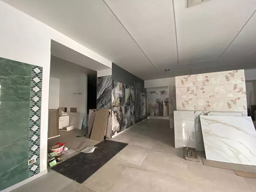 Immagine 9 di Negozio in affitto  in Via San Martino, 119 a San Giorgio A Cremano