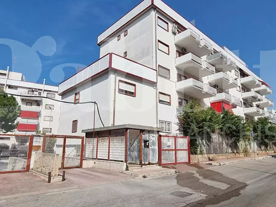 Immagine 1 di Appartamento in vendita  in Via R. SCHUMAN a Bari