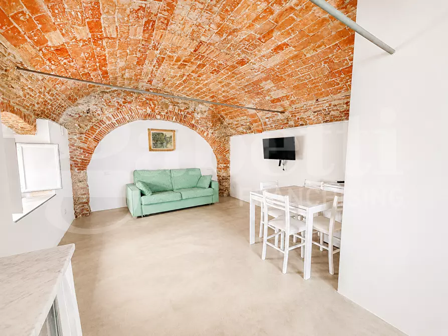 Immagine 1 di Loft/Open space in vendita  in Corso Europa a Finale Ligure