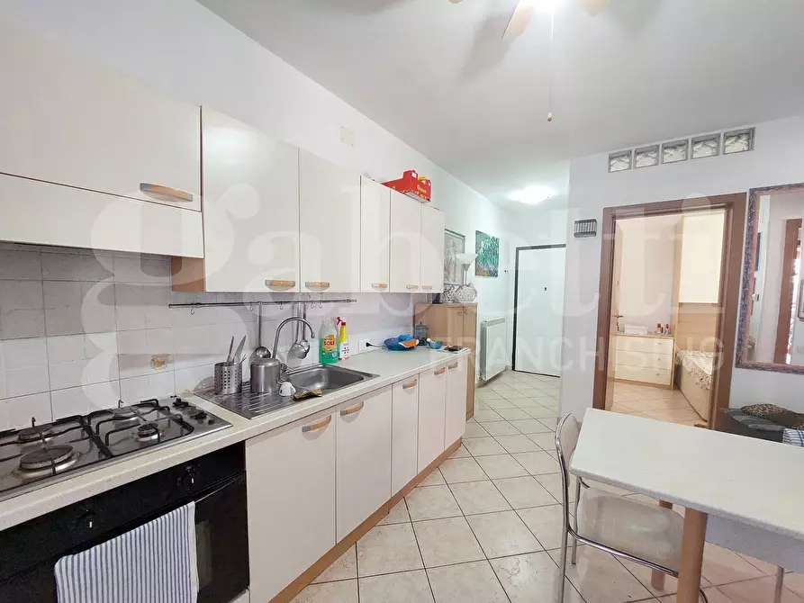 Immagine 2 di Appartamento in vendita  in Via Ercole FalÃ², 20 a Alba Adriatica