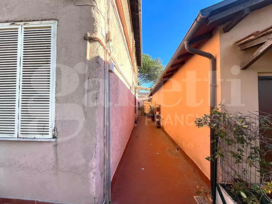 Immagine 15 di Appartamento in vendita  in Via Morlupo a Roma