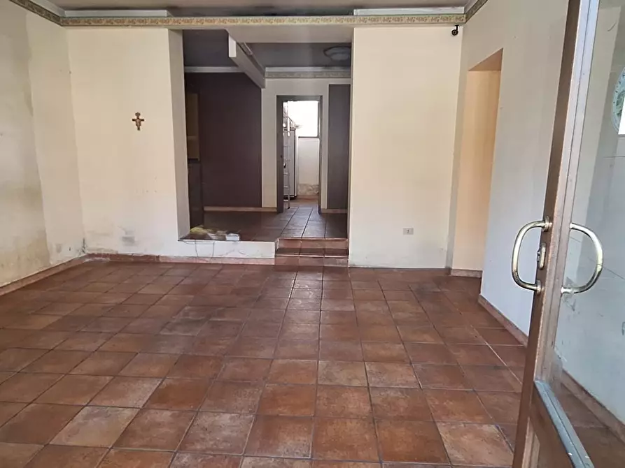 Immagine 2 di Negozio in affitto  in Via Garibaldi, 293 a Messina