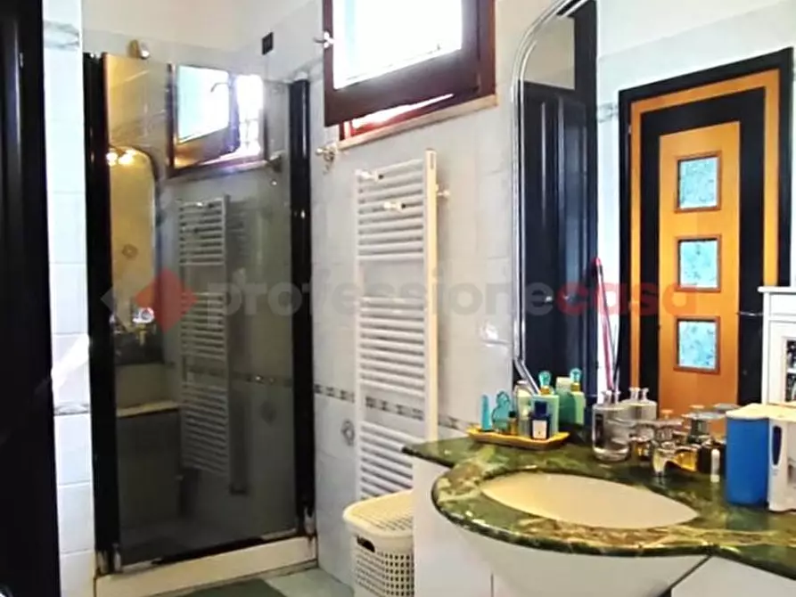 Immagine 31 di Appartamento in vendita  in Via cavour, 8 a Locate Di Triulzi