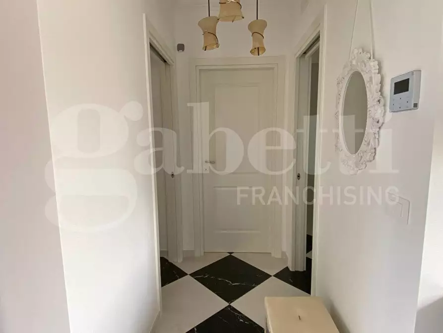 Immagine 13 di Casa trifamiliare in vendita  in Via Andrea Gusmai a Trani