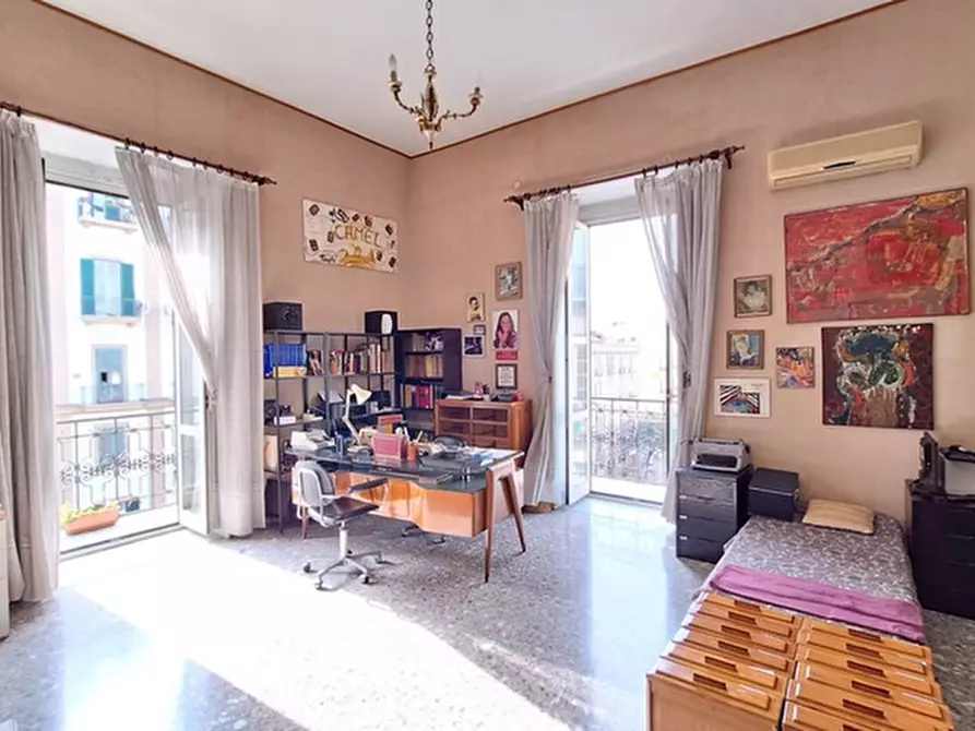 Immagine 22 di Appartamento in vendita  in Corso Umberto I a Napoli