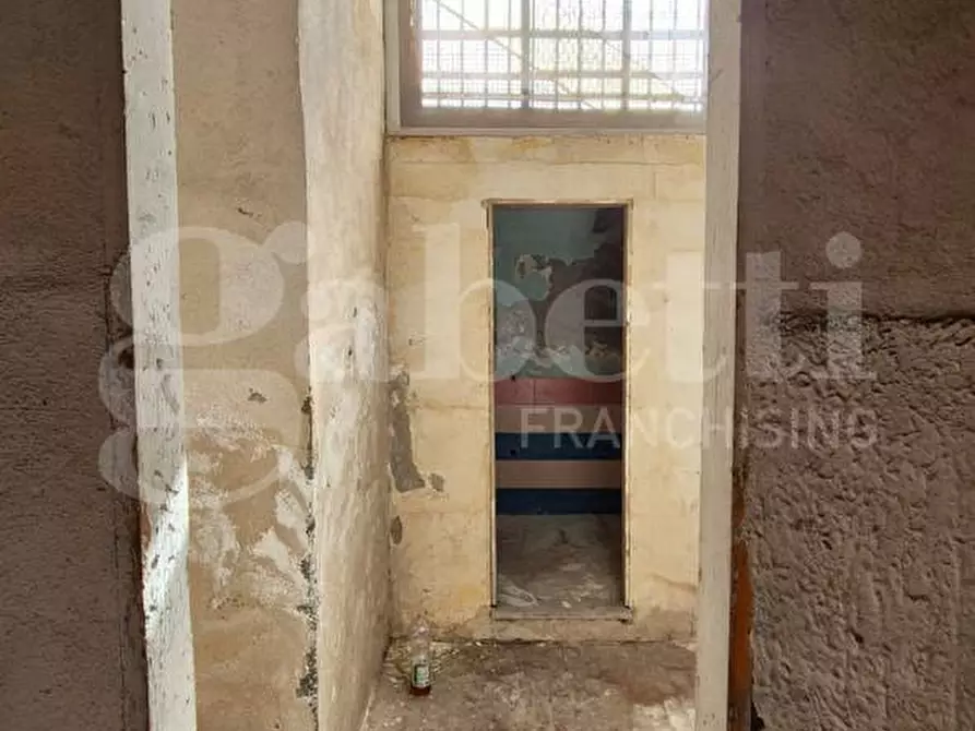 Immagine 7 di Magazzino in affitto  in Via Dante, 25 a Torre Annunziata