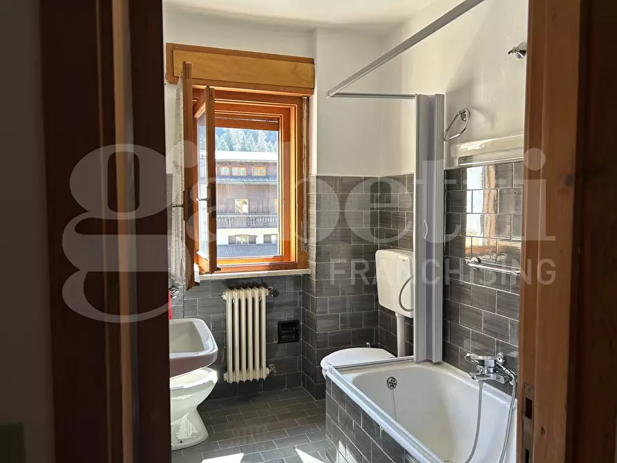 Immagine 32 di Appartamento in vendita  in Via Corno D'Aola, 5 a Ponte Di Legno