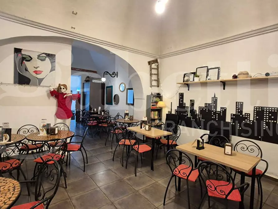 Immagine 13 di Bar / Ristorante in vendita  in Corso Vittorio Emanuele, 321 a Torre Annunziata
