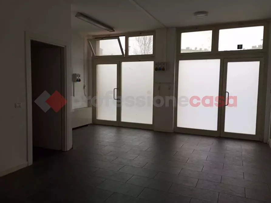 Immagine 8 di Negozio in affitto  in Via GABRIELE D'ANNUNZIO a Firenze