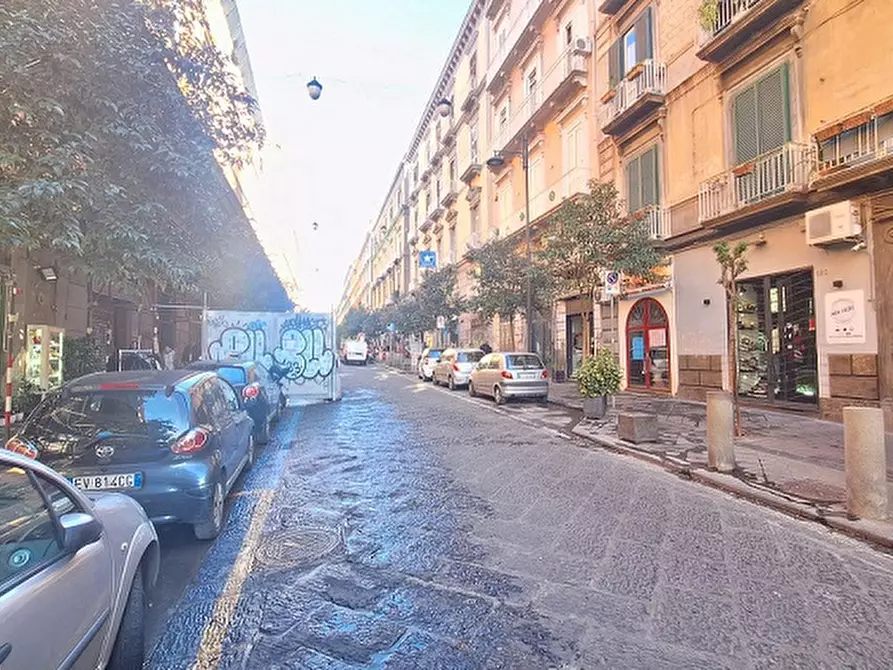 Negozio in affitto in Via Duomo a Napoli