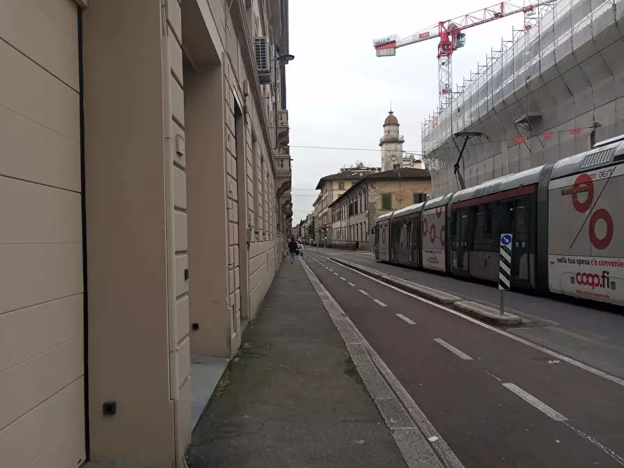 Immagine 19 di Negozio in affitto  in Via CAVOUR a Firenze