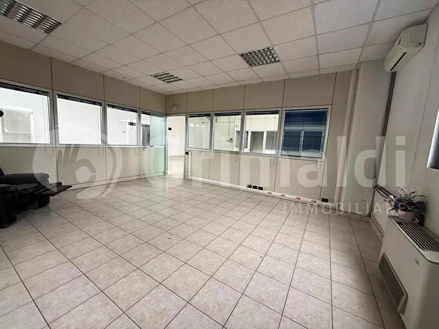 Immagine 9 di Capannone industriale in affitto  in Via camillo bozza a Corciano