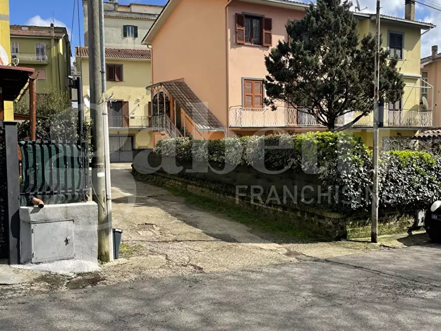 Immagine 3 di Casa bifamiliare in vendita  in Via XXIV MAGGIO, 00 a Bassano Romano