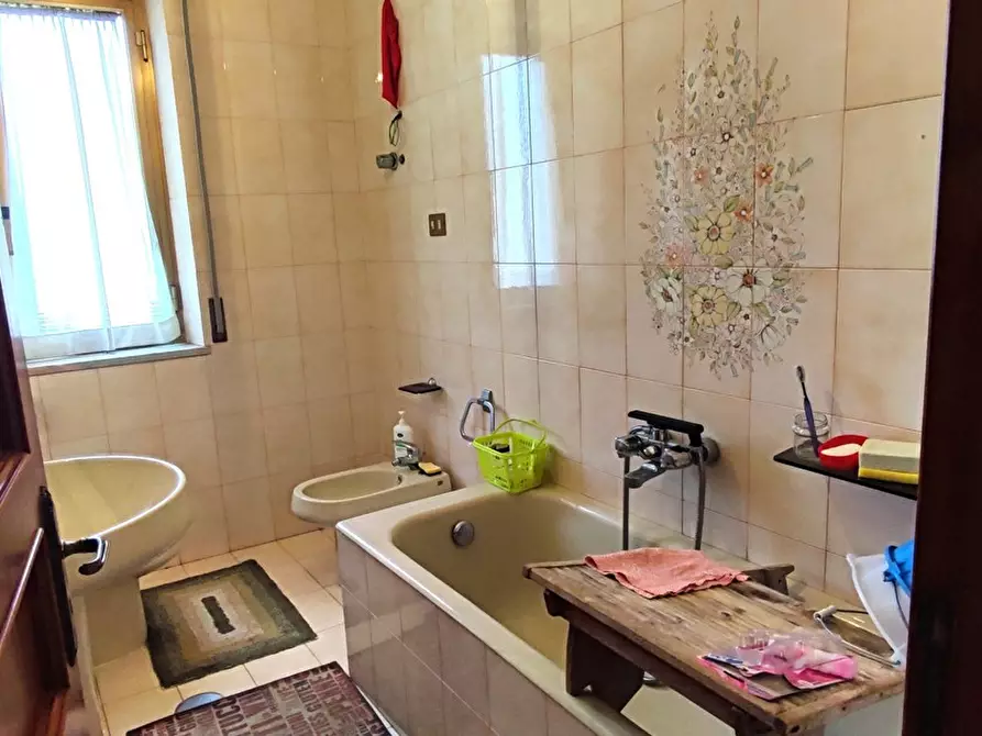 Immagine 22 di Appartamento in vendita  in Via C. BATTISTI, 38 a Girifalco