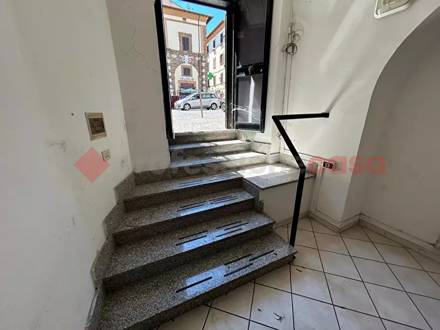 Immagine 14 di Negozio in vendita  in Piazza Guglielmo Marconi a Zagarolo