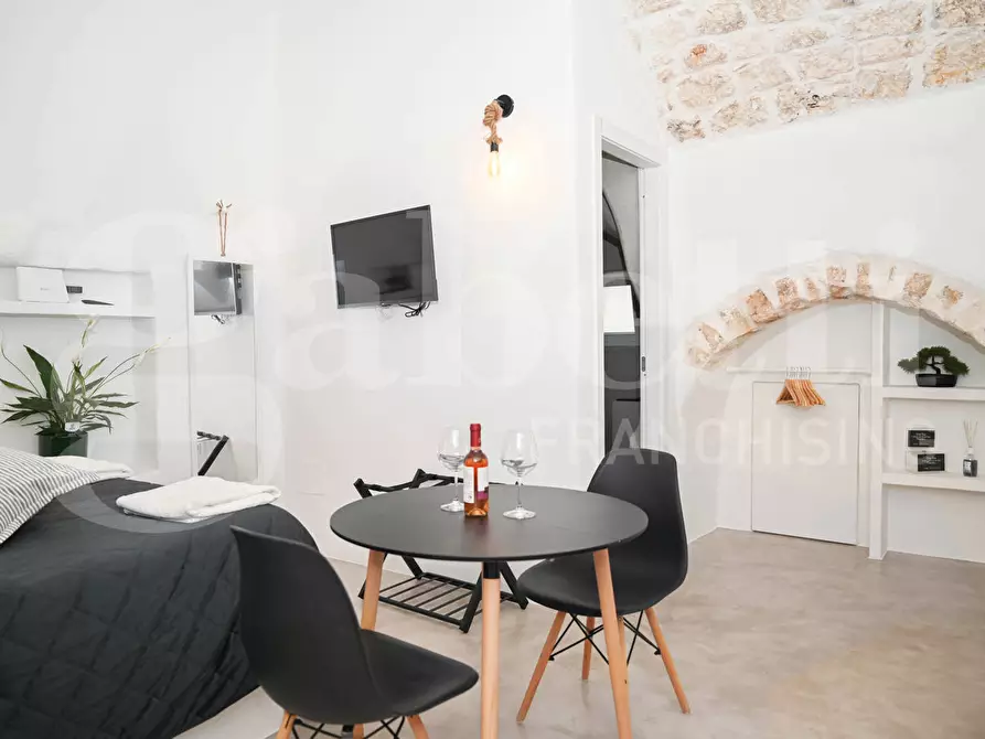 Immagine 1 di Casa indipendente in vendita  in Via Piccinni a Ostuni