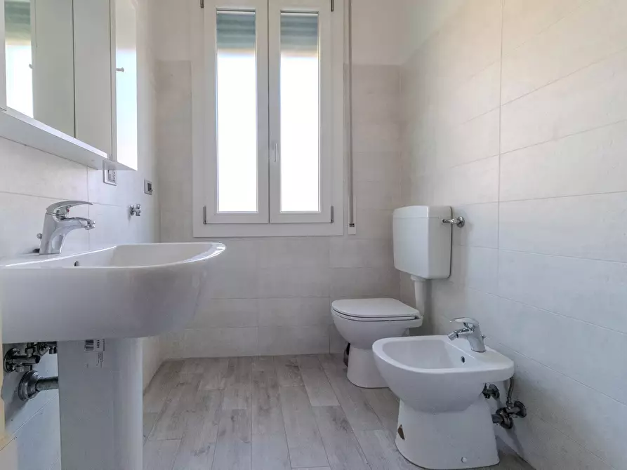 Immagine 16 di Appartamento in vendita  in Via Lazio, 5 a Bologna