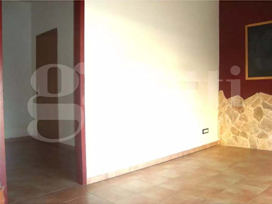Immagine 11 di Negozio in vendita  in Via Cesare Colizza, 33 a Marino