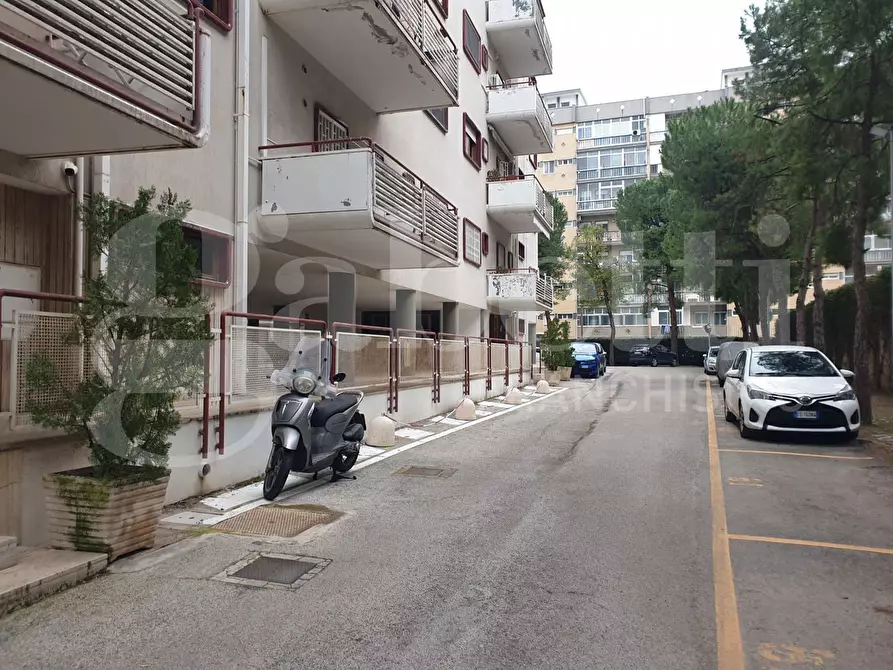 Immagine 27 di Appartamento in vendita  in Via R. SCHUMAN, 15 a Bari
