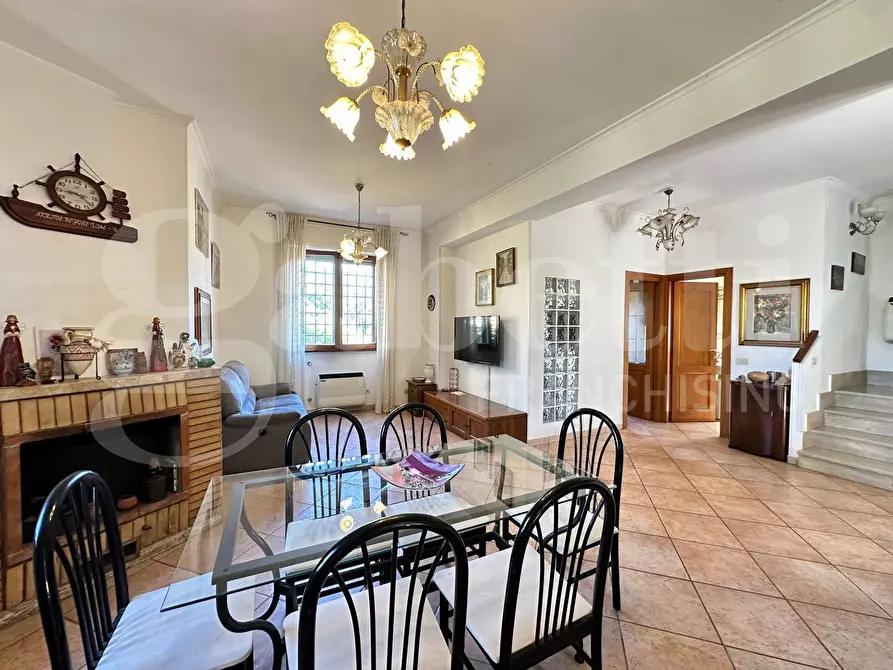Immagine 11 di Villa in vendita  in Via dora baltea, 105 a Ardea