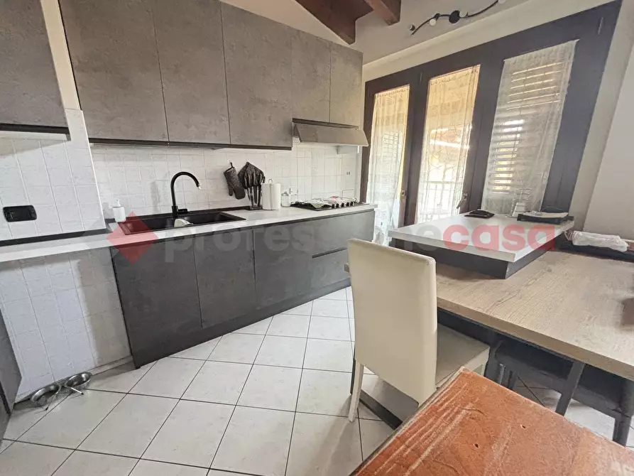 Immagine 7 di Appartamento in vendita  in Via RIMEMBRANZE, 27 a Landriano