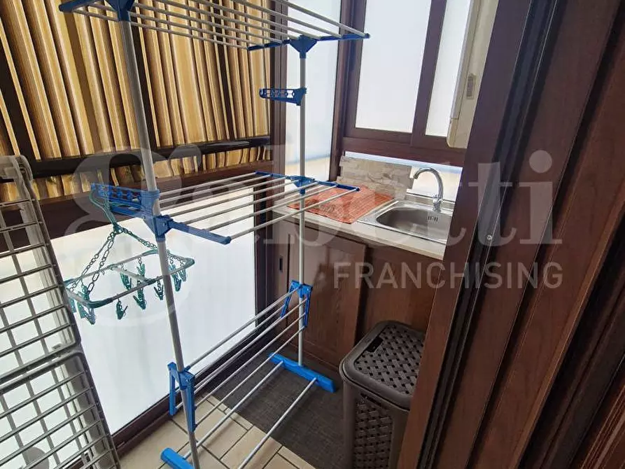 Immagine 5 di Appartamento in vendita  in Vico II s.m. avvocata a Napoli