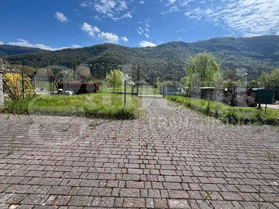 Immagine 11 di Casa bifamiliare in vendita  in Via SS4bis, 74 a Rieti