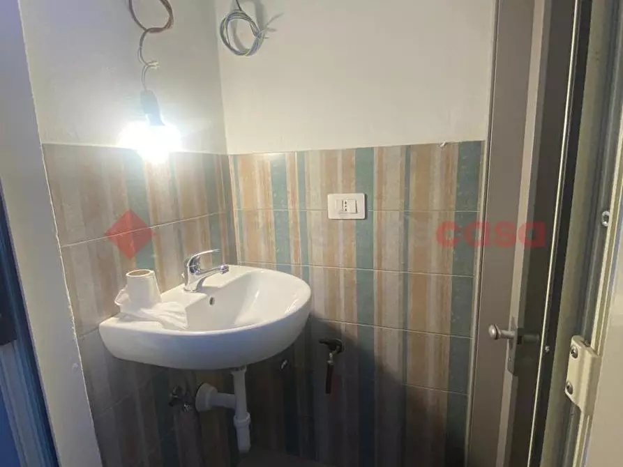 Immagine 11 di Negozio in affitto  in Via G. da Empoli a Empoli