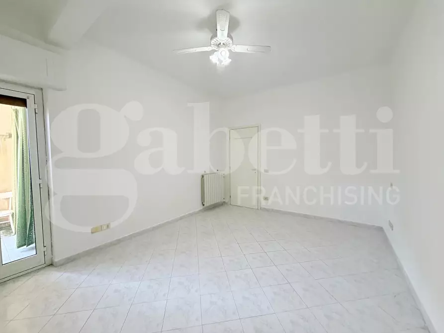 Immagine 21 di Appartamento in vendita  in Via Aurelia a Loano