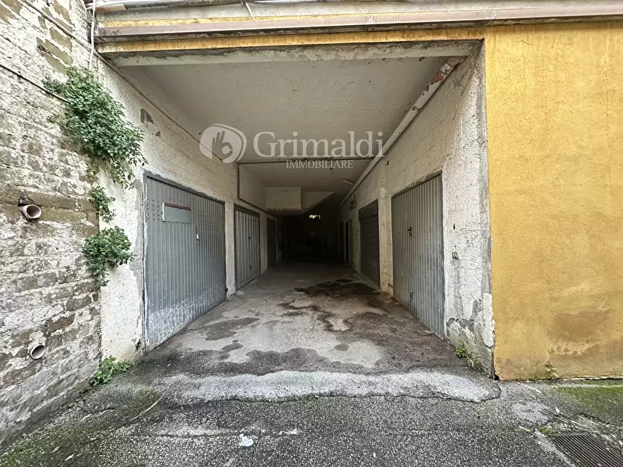 Immagine 8 di Box auto in affitto  in Via Palladio, 12 a Acerra