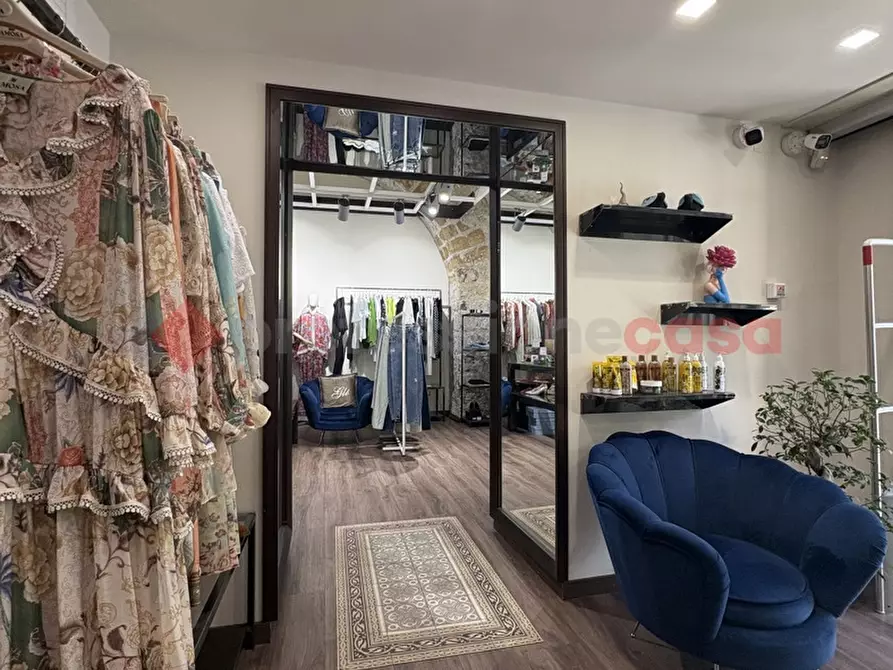Immagine 13 di Attività commerciale in vendita  in Via ROMA, 113 a Terracina