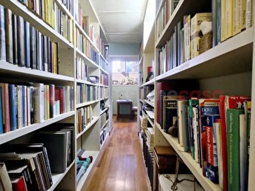 Immagine 39 di Appartamento in vendita  in Via MAMELI, 14 a Firenze