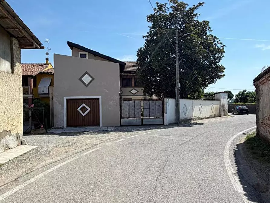 Immagine 5 di Appartamento in vendita  in Via MONITICELLI, 27 a Pieve Porto Morone