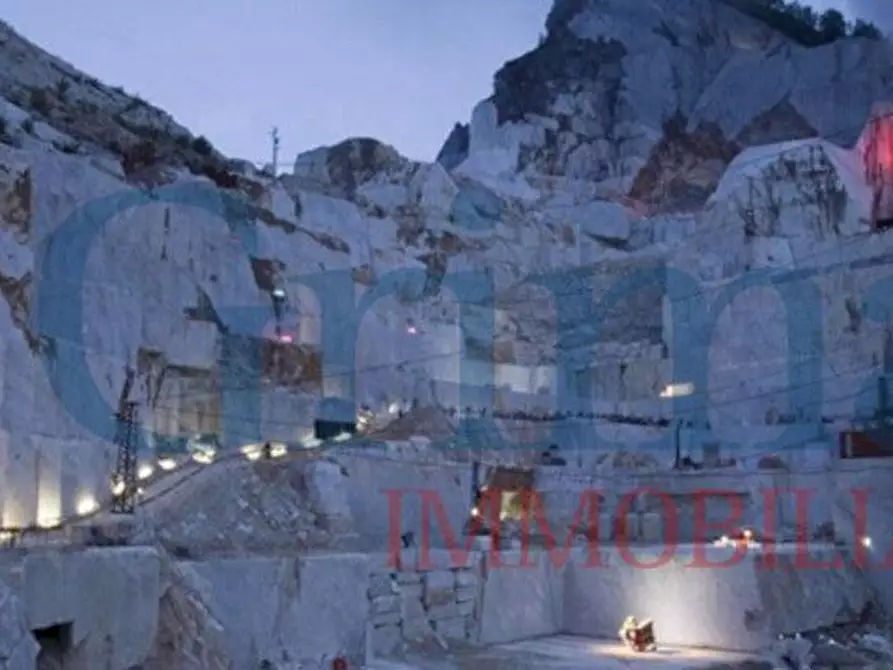 Immagine 8 di Ufficio in vendita  in Via Pelliccia, 2 a Carrara