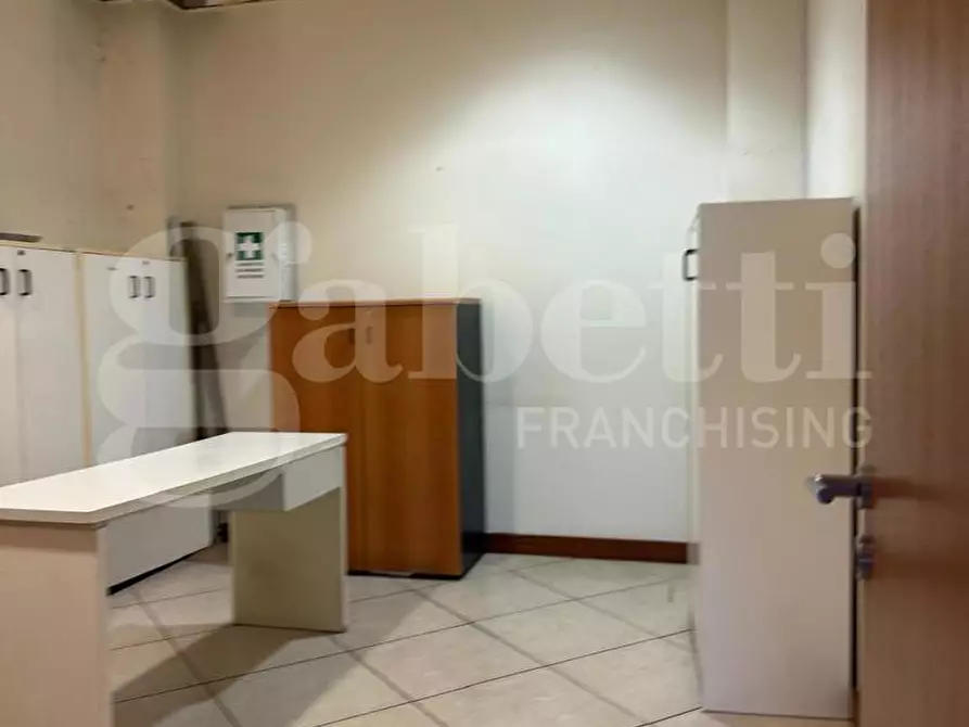 Immagine 23 di Capannone industriale in affitto  in Via Meucci a Marcianise