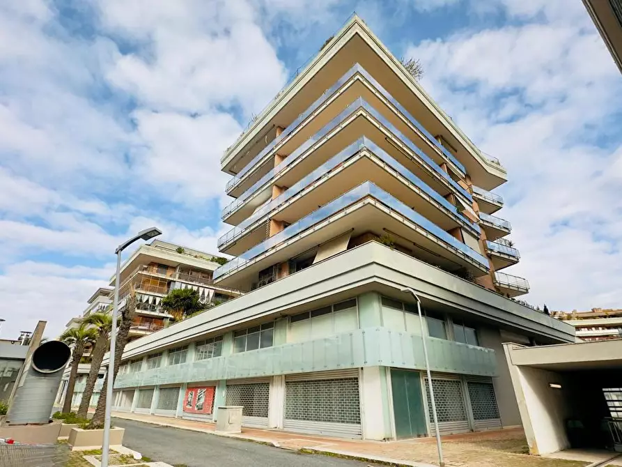 Immagine 50 di Appartamento in vendita  in Piazza Leon Battista Alberti, 10 a Fiumicino