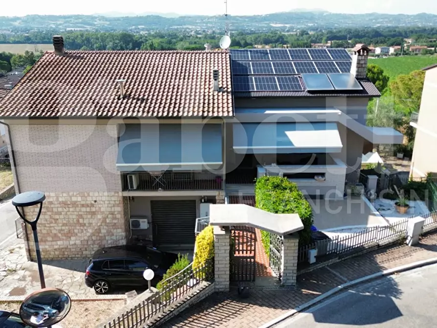 Immagine 49 di Casa bifamiliare in vendita  in Via MARIO ANGELONI, 1 a Torgiano