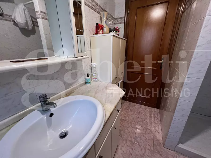 Immagine 37 di Appartamento in vendita  in Via Rosasco, 42 a Roma