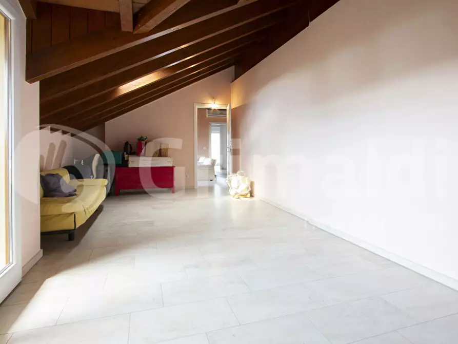 Immagine 31 di Albergo/B&B/Residence in vendita  in Via Besozzo, 12 a Mercallo