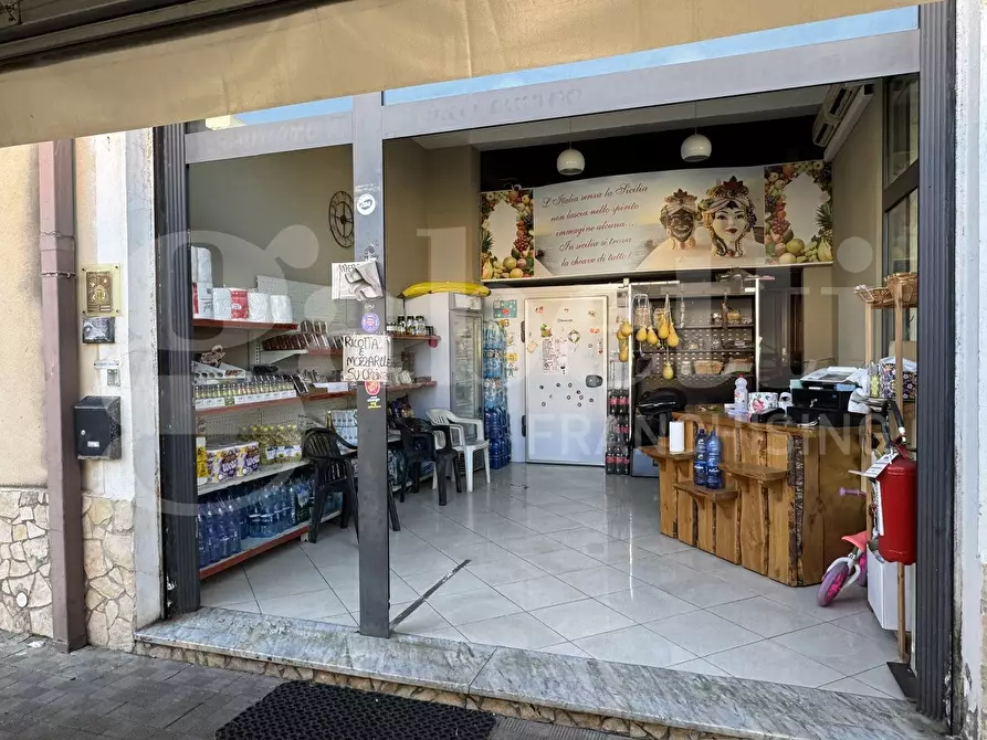 Immagine 4 di Negozio in vendita  in Via nazionale, 320 a Rometta