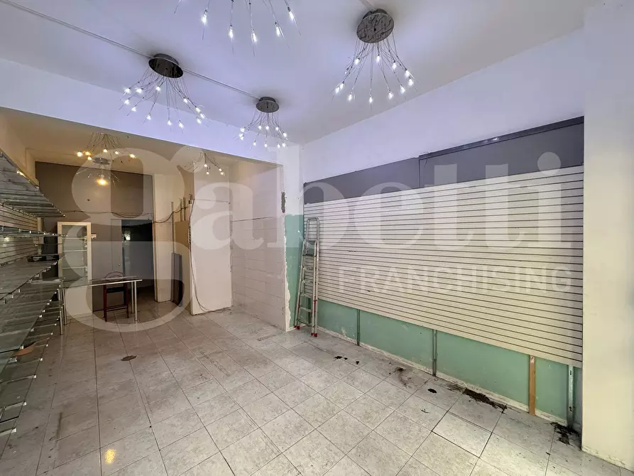 Immagine 7 di Negozio in affitto  in Via Vincenzo Renieri, 34 a Roma