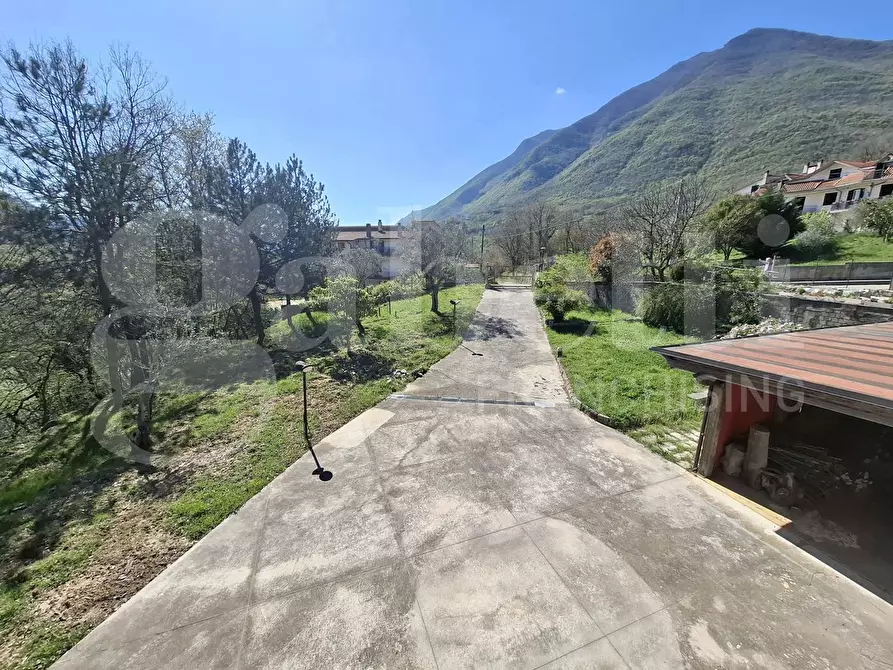 Immagine 37 di Casa indipendente in vendita  in LocalitÃ  Collepiano, 52 a Balsorano